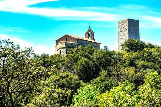 chapelle et tour de taradeau